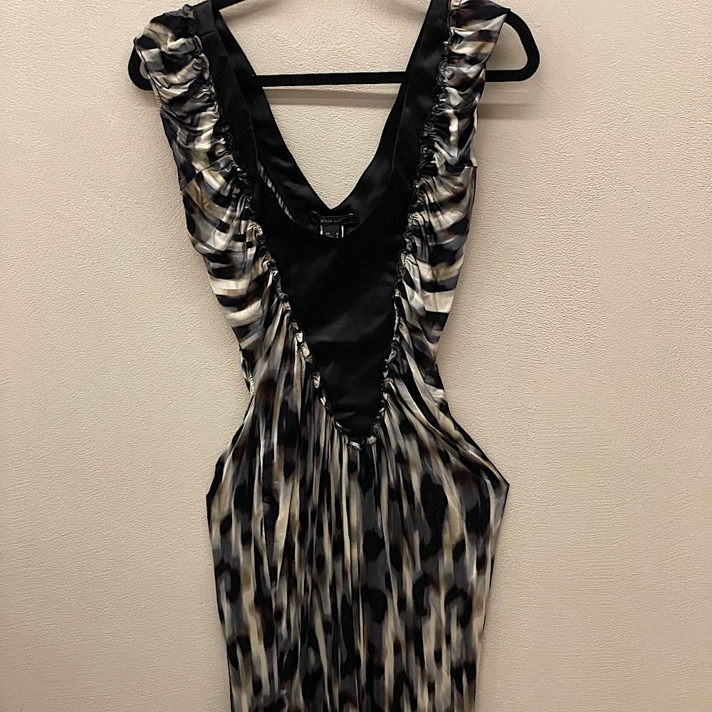 Sexy short dress that doesn’t exaggerate showing the body,but enhances the best.